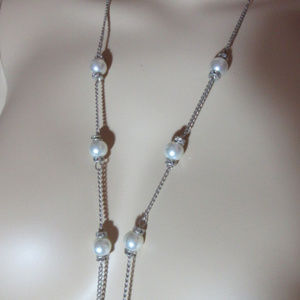 SILVER CHAIN NECKLACE WITH PEARL RHINESTONE BEADS